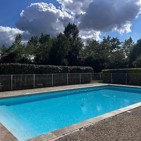 Jardin D'auriane T2 Avec Piscine Pres De Bordeaux *